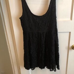 COPY - G21 - xxl burgundy lace sleeveless top/ blouse- can be worn with legging…